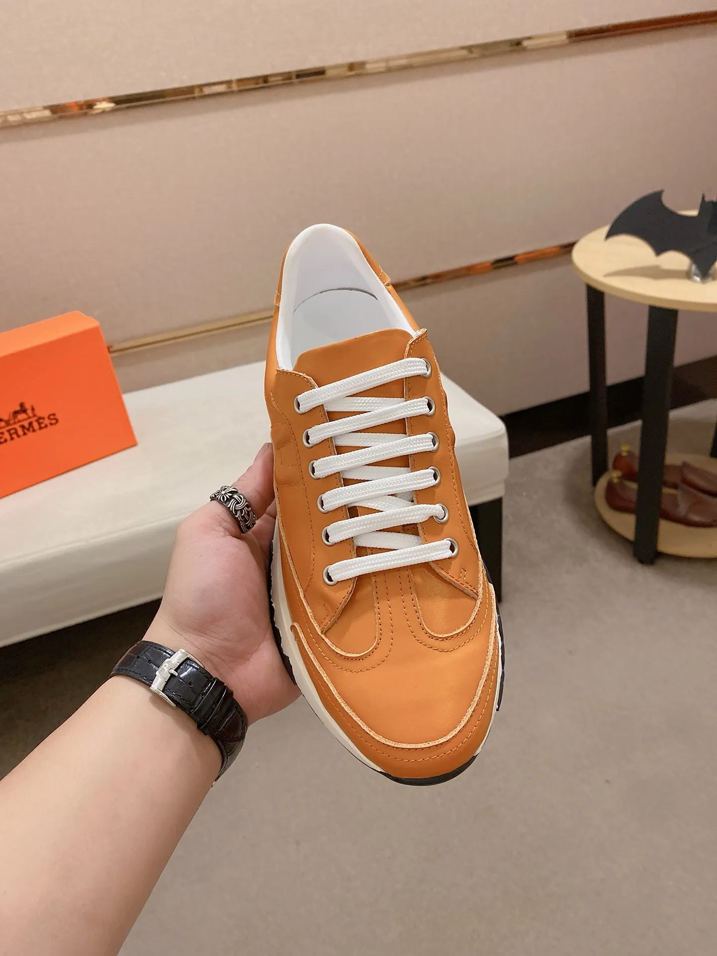 Ex-factory price: 500💰《HERMES》【Classic original single version】Hermès; top 🔝purchasing agent🔍🔍men's latest 🇺🇸sold simultaneously, original imported from Italy ▲▲first-layer cowhide ▲▲ (high-end, nobility and class) ) Exquisite workmanship (Italian 🇮🇹 imported water-dyed 🐂 cowhide lining) sole: original sole provided by the original factory, ⚠️exclusive double-layer activity·TPR·rubber·combined molded outsole; super comfortable·wear-resistant·non-slip·environmental protection The real thing is more beautiful when photographed in kind (high quality, following orders), you can come in and out at will * Number of yards: 38·39·40·41·42·43·44# (can be customized 45.)